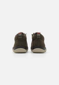 Camper PEU PISTA - Sporta apavi - dark green
