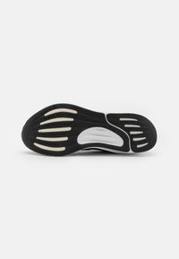 adidas Performance SUPERNOVA STRIDE - Laufschuh Straße - core black/footwear white/grey six