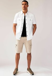 Next WESTERN REGULAR FIT biały
