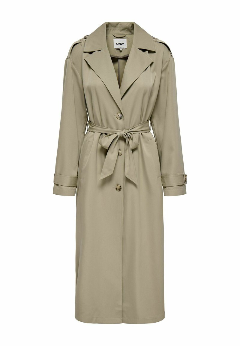 Trench-coat long beige avec larges revers, fermeture par boutons, ceinture à nouer à la taille, épaulettes et brides aux poignets.