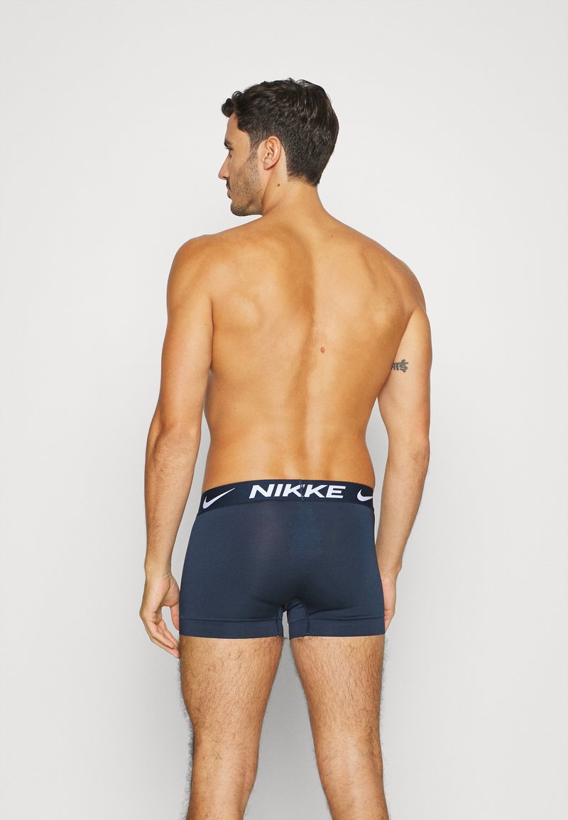 Herren Shirts | Nike Underwear TRUNK 3 PACK Panties malachite/mystic navy/obsidian/dunkelgrün - XV55008 Herren Shirts | Nike Underwear TRUNK 3 PACK Panties malachite/mystic navy/obsidian/dunkelgrün - XV55008
