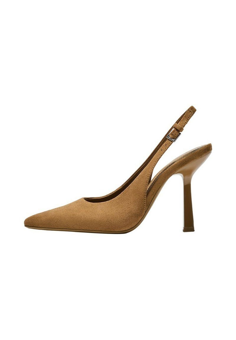 Barna velúr slingback magassarkú, hegyes orral, karcsú szilhuettel és állítható bokapánttal rendelkező, átlátszó stiletto sarokkal.