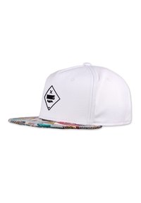 Biała czapka snapback z solidnym przodem, z czarną łatą z logo i wielokolorowym wzorzystym daszkiem. Materiał bawełniany, usztywniona konstrukcja.