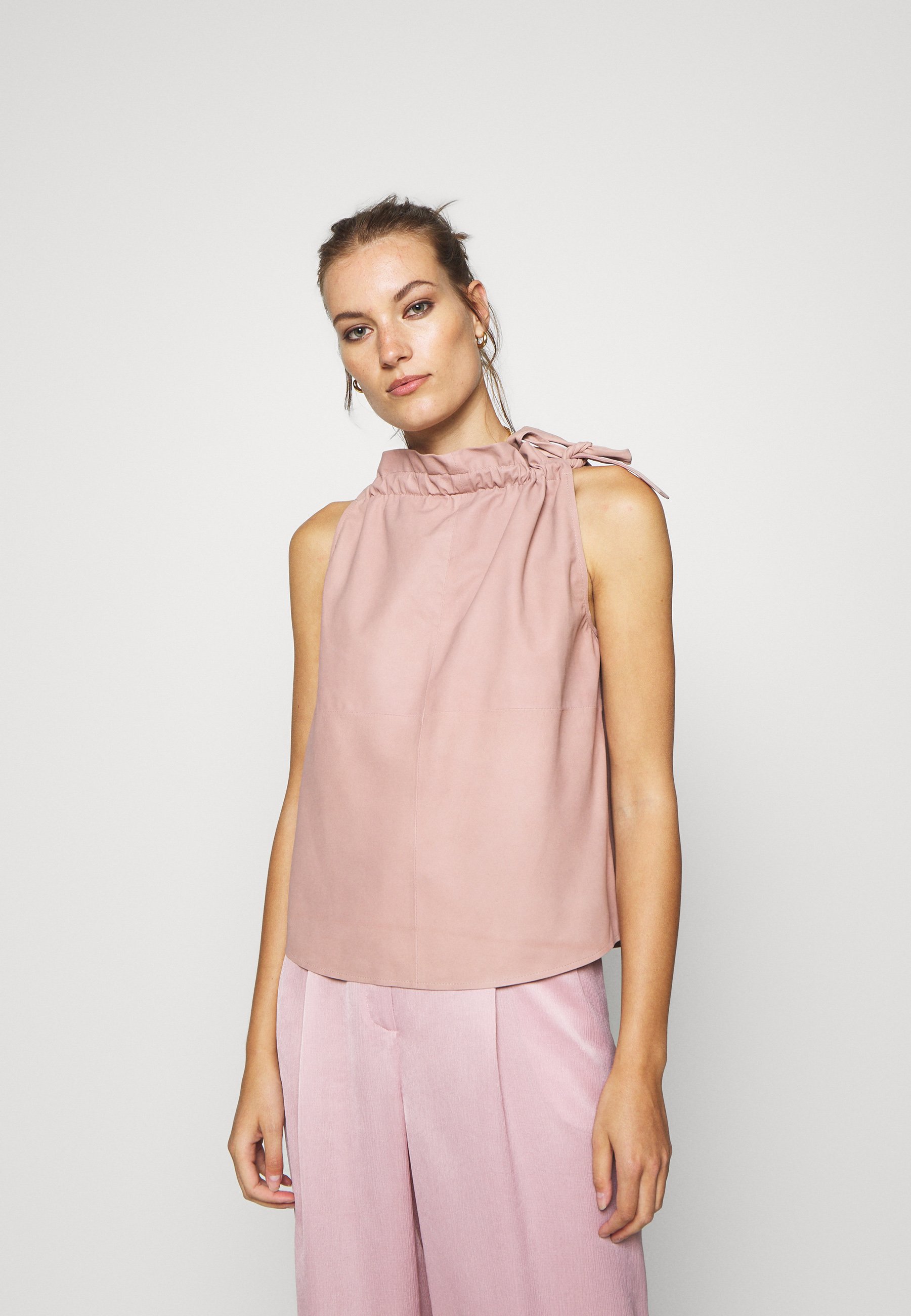 DEPECHE Bluser dusty rose Zalando.no Club Monaco SLEEVELESS TIE NECK - Bluser - canyon