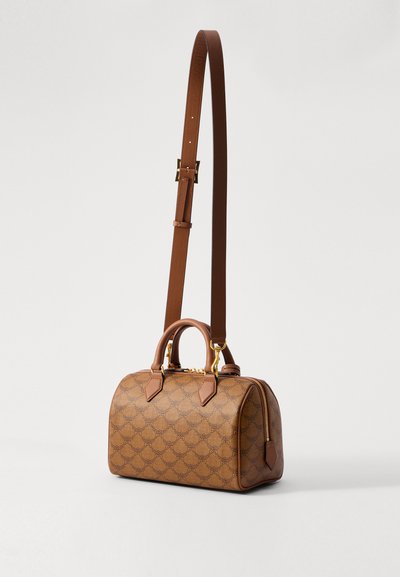 MCM ELLA BOSTON - Käekott - cognac