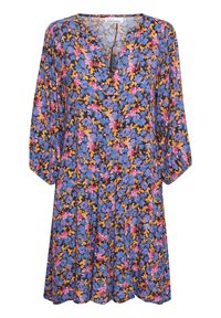 Robe fleurie avec un décolleté en V et des manches trois-quarts. Fait en tissu léger, elle présente des motifs floraux bleus, roses et jaunes sur un fond noir.