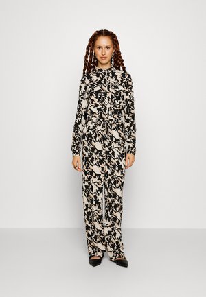 Vero Moda Tall VMNORA UTILITY JUMPSUIT - Ολόσωμη φόρμα - oatmeal/nora