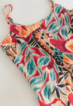 Farverig kjole med blomstermønster og bladmotiv i rød, blågrøn, sort og orange. Lavet af letvægtsstof med justerbare stropper.