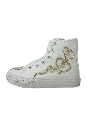 Le sneakers alte bianche presentano un materiale testurizzato, ricami decorativi dorati e il marchio "Lelli Kelly" sulla suola in gomma.