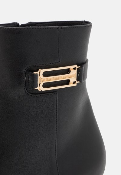 Victoria Beckham HALF BOOT - Klasične gležnjače - black
