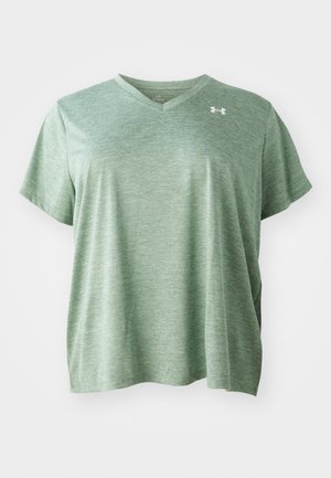 Lichtgroen atletisch shirt met korte mouwen, een V-hals en een klein wit Under Armour-logo op de bovenste linkerborst.