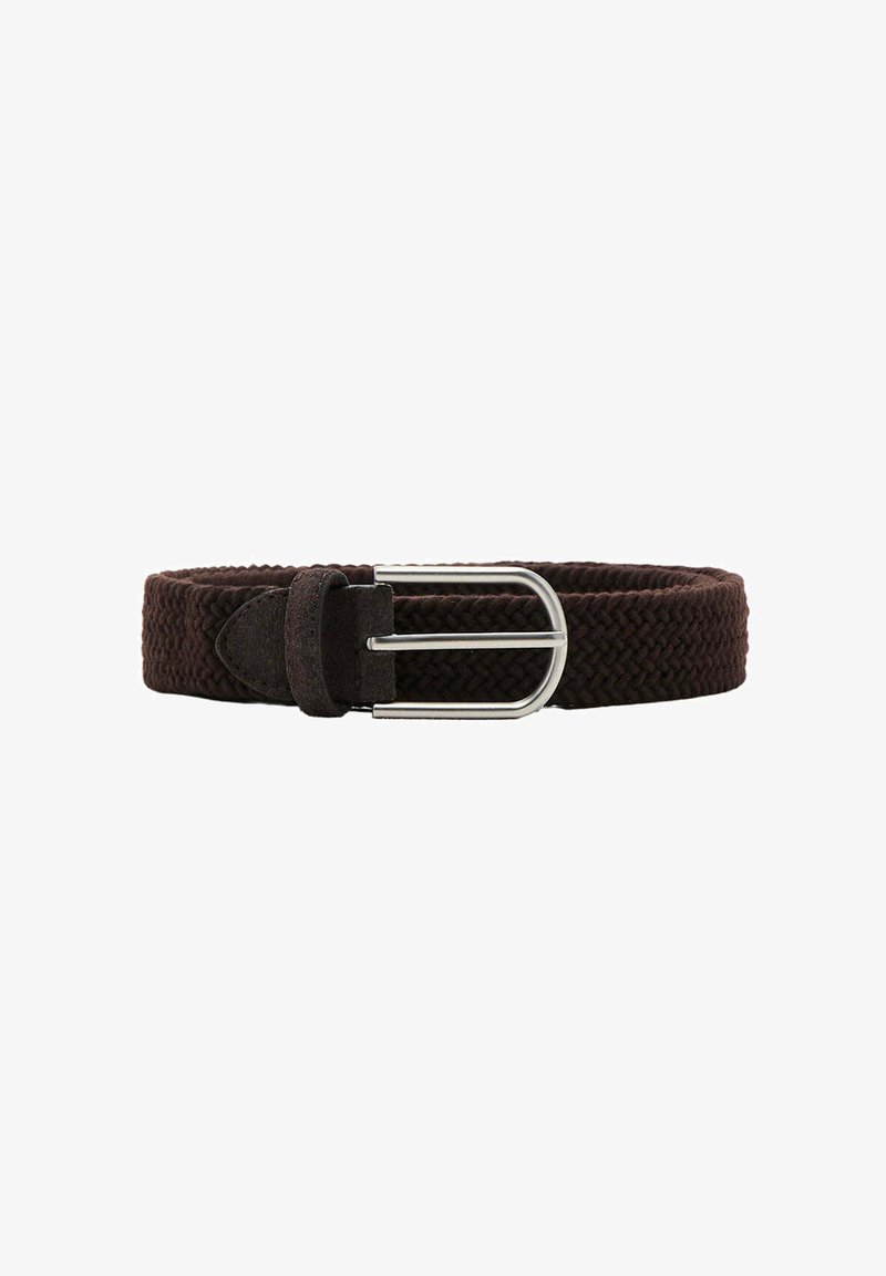 Ceinture en tissu tissé marron foncé avec boucle en métal argenté et extrémité en daim, posée à plat sur fond blanc.