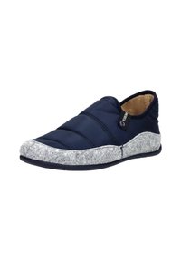 Marine instapshoe met gevoerde bovenkant, grijze viltneuskap en rubberen zool. Kenmerkt zich door gestikte details en een textielstructuur.