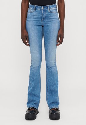 ONLWAUW MID WAIST - Flared Jeans - medium blue denim