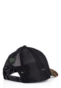 Fekete hálós trucker sapka kamuflázs elülső résszel és zöld héj dizájnnal a hátsó részen. Állítható méretű snapback záródással rendelkezik.