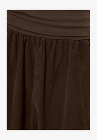 Ausgewählt, dunkelbraun