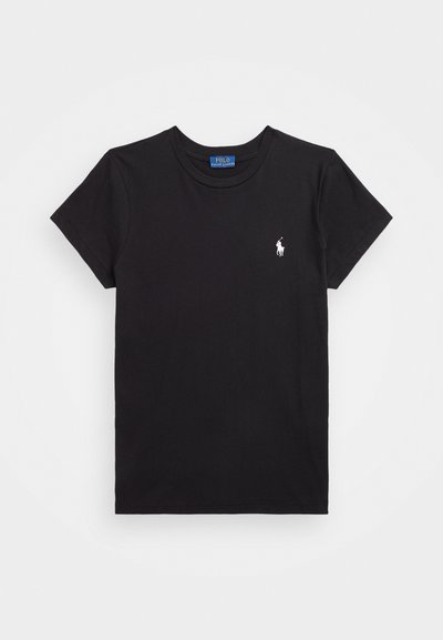 Μαύρη βαμβακερή μπλούζα με στρογγυλή λεία λαιμόκοψη, κοντά μανίκια και λευκό κεντημένο λογότυπο στο αριστερό στήθος. Λείο υλικό, χαλαρός σχεδιασμός.