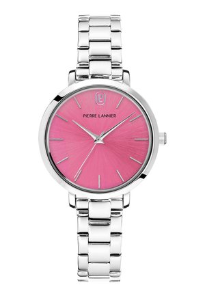 Orologio in metallo argento con un quadrante rotondo rosa, indicatori delle ore argentati e un bracciale a maglie lisce. Logo del marchio posizionato in alto.