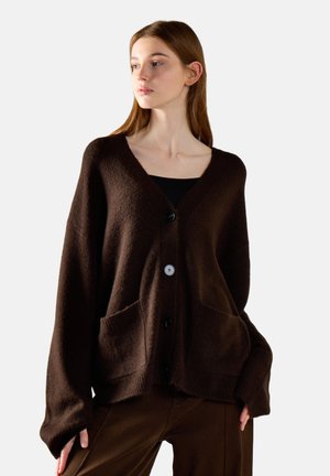 Glamorous, V-NECK CARDIGAN - Chaqueta de punto - khaki brown
