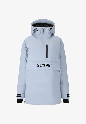 Himmelblau isolierte Jacke mit hohem Kragen und verstellbarem Kapuze. Mit einer vorderen Reißverschlusstasche und schwarzem Logo auf der Taille. Schwarze Akzente.