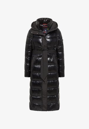 Schwarzer Steppmantel mit glänzendem Finish, Kapuze, tailliertem Gürtel und gestepptem Muster. Verfügt über Druckknöpfe und ein buntes Innenfutter.