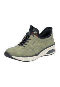 Chaussure de sport en daim vert avec une semelle rembourrée, accents noirs, bout arrondi, système de laçage et doublure intérieure à motifs.