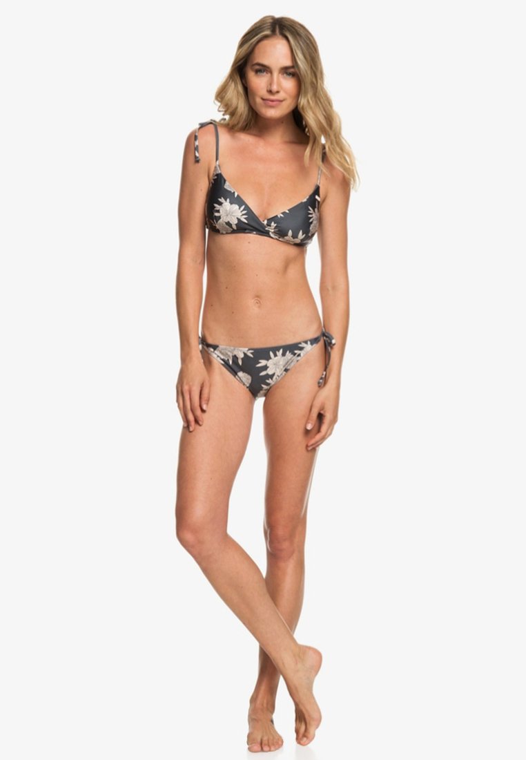 Sutien costum de baie din două piese