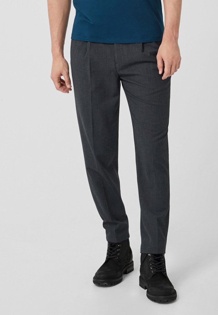 S.Oliver Herren Anzughose – Klassisch Mit Bundfalten, 56% Polyester, 42% Schurwolle, 2% Elasthan