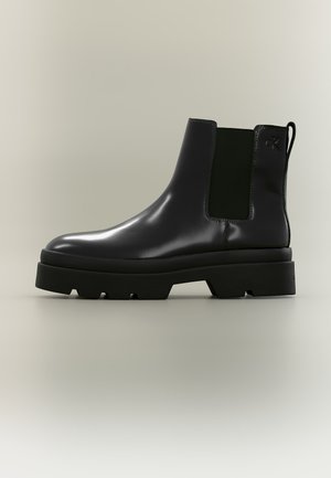 Calvin Klein, LUGGED CHELSEA BOOT MATT  - Класически боти до глезена - triple black
