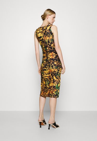 Lukhanyo Mdingi THE KENDALL DRESS - Φόρεμα από ζέρσεϊ - frosty chalk