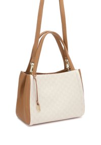 Smėlio spalvos rankinė su rudais akcentais, turinti tekstūruotą paviršių ir lygią dizainą. Komplekte yra dvigubos rankenos ir užsegama šoninė kišenė.