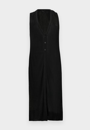 Schwarzes ärmelloses Kleid mit V-Ausschnitt, vertikaler Ripptextur, Knopfverschluss und seitlichen Schlitzen für Bewegungsfreiheit.