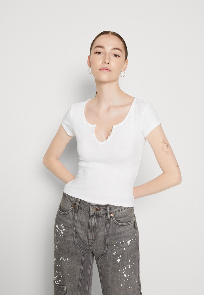 BDG Urban Outfitters MILLIE BUTTON NOTCH NECK Tshirts basic white