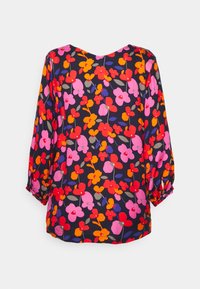Blusa con stampa floreale su sfondo blu navy, con fiori rosa, rossi, arancioni e gialli. Maniche lunghe a sbuffo con polsini elasticizzati.