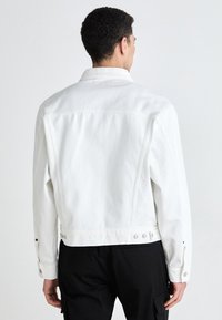 Replay M9Z1 JACKET - Traper jakna - natural white