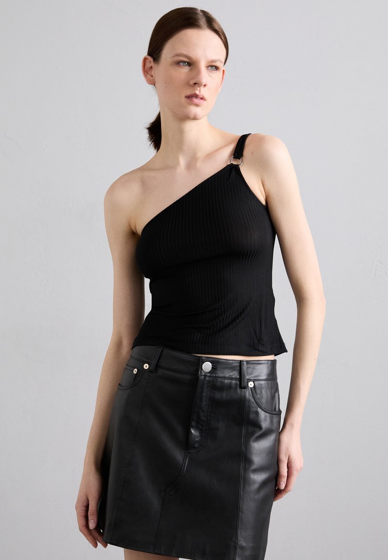 Filippa K - ONE SHOULDER - Top - black, Povečajte