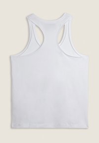 Canotta bianca in cotone con design a schiena scoperta. Texture liscia, cuciture semplici e orlo dritto. Nessun motivo o accento visibile.