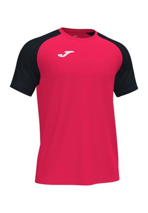 Camiseta deportiva roja de manga corta con mangas negras y un logotipo blanco en la parte superior derecha del pecho.