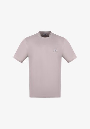 T-shirt grigio chiaro a manica corta con scollo rotondo e piccolo patch rettangolare con logo C.P. Company sul petto sinistro.