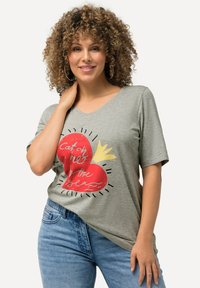 Ulla Popken CATCH ME BY THE SEA GRAPHIC  - T-shirt con stampa - light gray melange