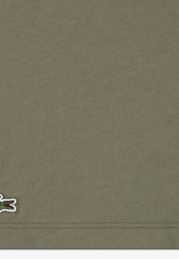 Lacoste GRAPHIC CORE TEE - Marškinėliai su spaudiniu - lacoste olive