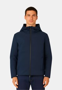 Giacca blu navy con cappuccio, realizzata in materiale morbido e liscio. Presenta una zip frontale, due tasche laterali e un design pulito.