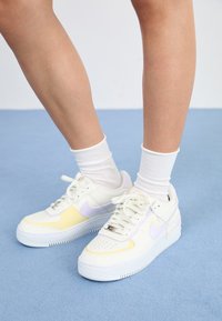 AIR FORCE 1 SHADOW - Trainers - sail/barely grape/alabaster/white/metalic silver