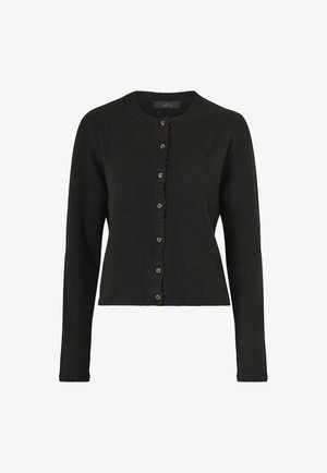 Černý pletený kardigan s kulatým výstřihem, předním zapínáním na knoflíky a dlouhými rukávy. Má hnědé knoflíky a žebrované manžety.