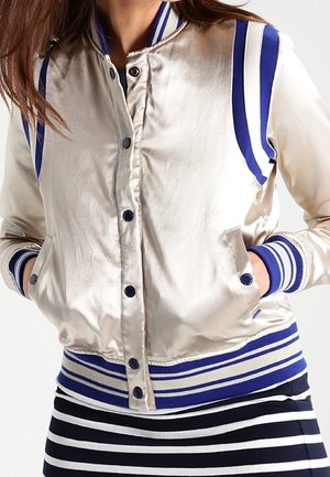 Kurtka Bomber