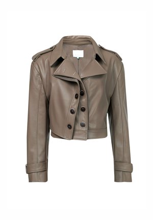Gekürzte braune Lederjacke mit breitem Kragen, langen Ärmeln, Knopfkranz und zwei Schulterklappen. Glatte Textur mit tailliertem Schnitt.
