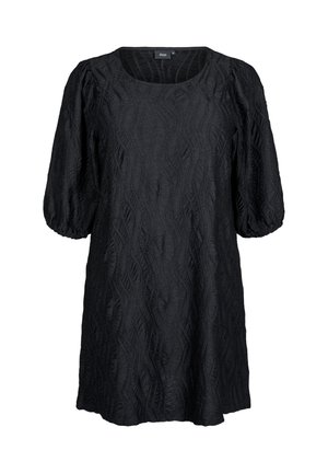Sort kjole med et tekstureret bølge mønster, med firkantet halsudskæring og puffede halvlange ærmer, lavet af letvægtsstof.