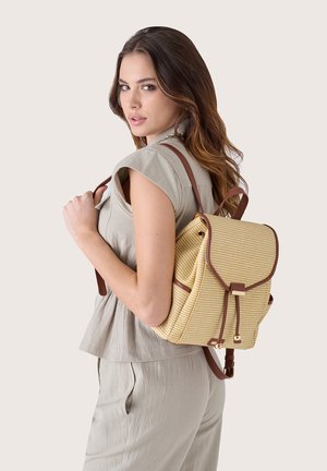 Camomilla Italia Tagesrucksack - brown
