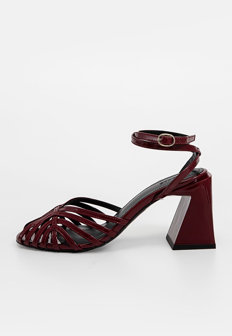 ALOHAS Sandalen met hoge hak donkerrood ALOHAS Sandalen met hoge hak donkerrood