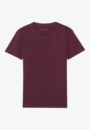 Burgundské tričko s krátkým rukávem vyrobené z měkké látky, s kulatým výstřihem a čistým lemem, vhodné pro každodenní nošení.